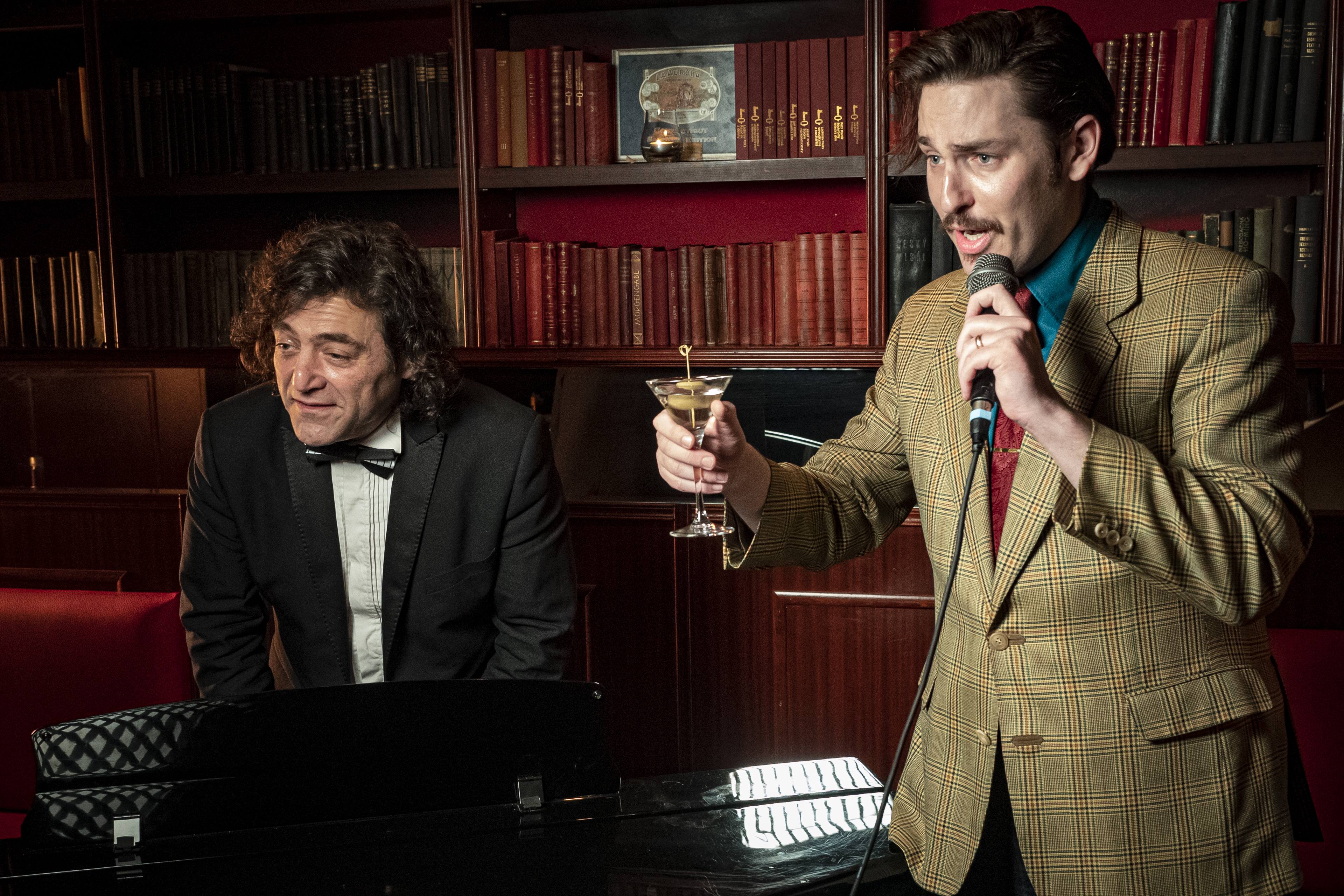 Transatlantic Lounge Collective — one of the bands Robin Finesilver performs with in Prague